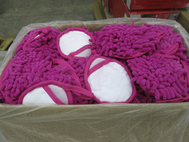 lot 108 image: Case of 200 Frizzy Finger Pink Dust...