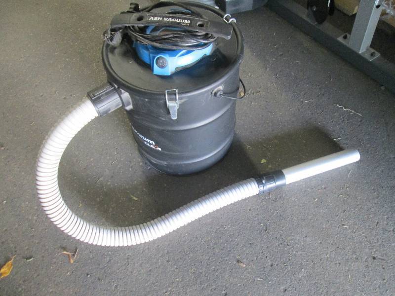lot 115 image: Cleva Ash Vacuum...