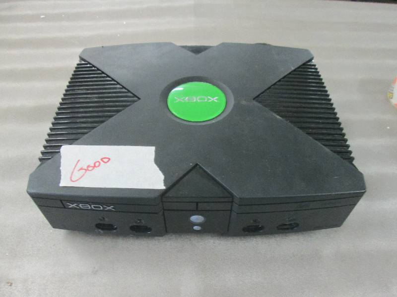 lot 130 image: Xbox used, powers on...