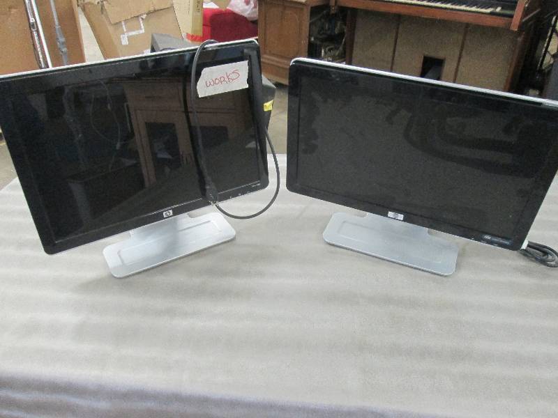 lot 161 image: Lot of 2 Monitors - used, power on...