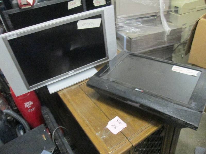 lot 168 image: Lot of 2 Smaller TVs-used, power o...