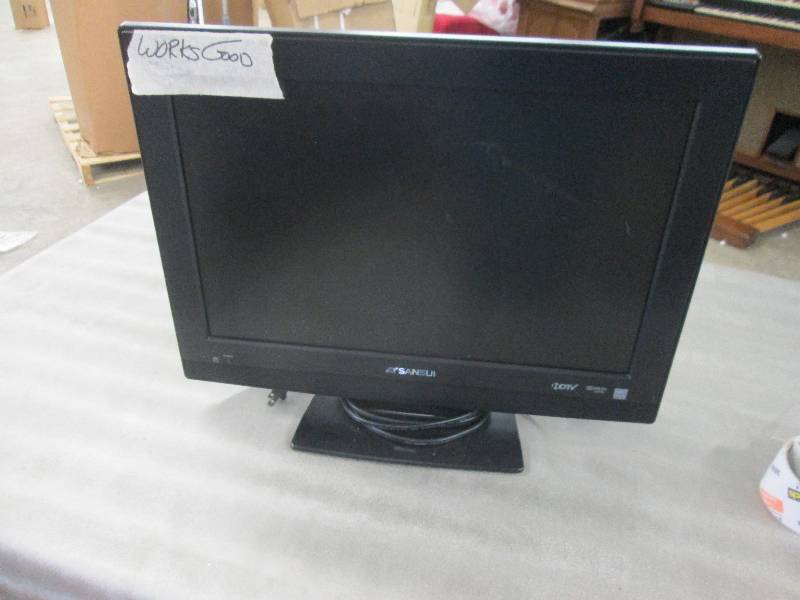 lot 171 image: 19 inch Sansui HDTV- used, powers o...
