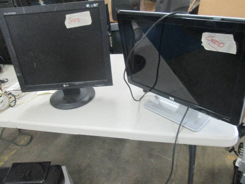 lot 172 image: Lot of 2 Monitors - used, power on...