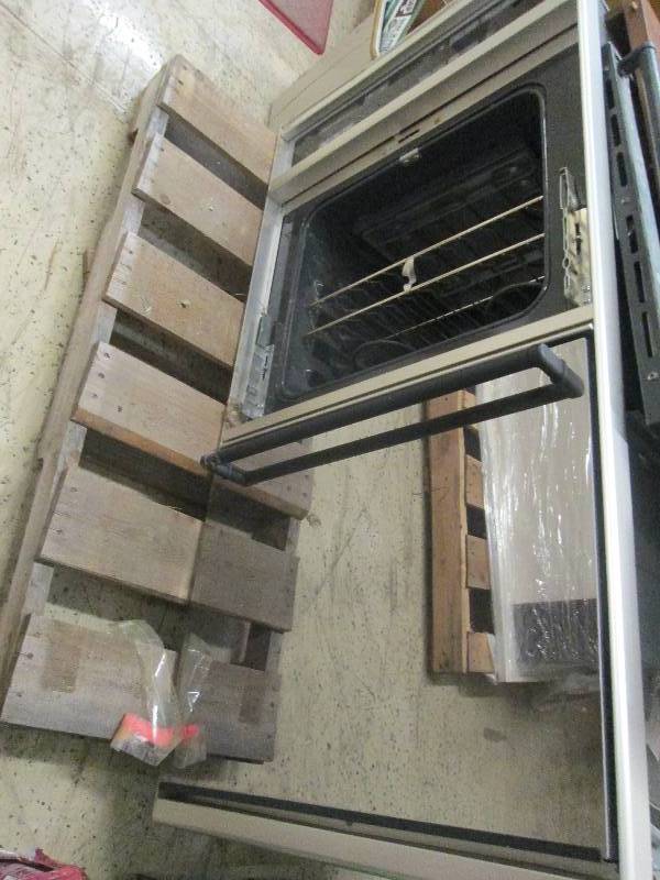 lot 299 image: Built -In Amana Double Convection O...