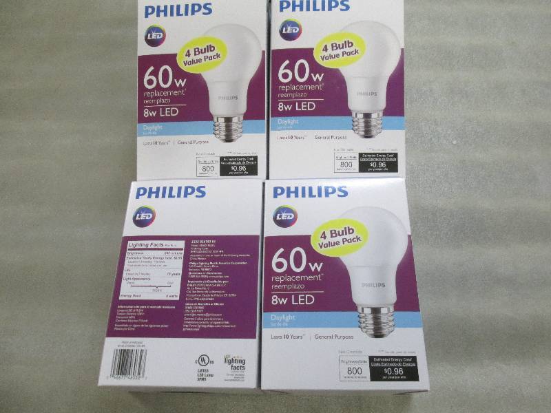 lot 309 image: Lot of 4 Pks-Philips 8W LED Dayligh...