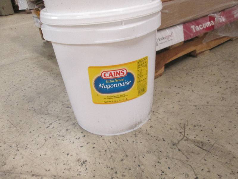 lot 319 image: 4 Gallon Container Cains Extra Heav...