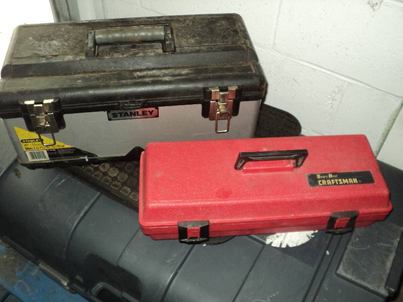 lot 7 image: tool boxes with rotating tool...