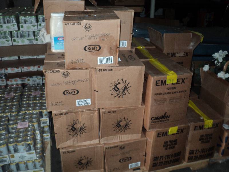 lot 26 image: pallet of kraft tartar sauce, Emple...