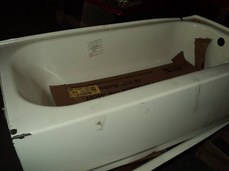 lot 28 image: pallet of bathtubs, porcelain on st...