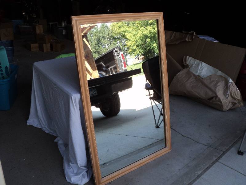 lot 62 image: mirror, 32x48in...