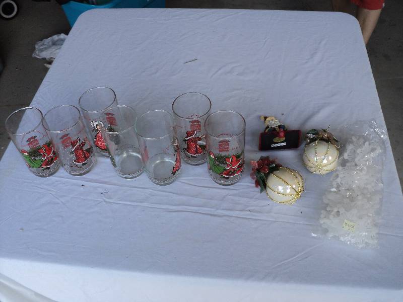 lot 83 image: christmas glasses and dcor...
