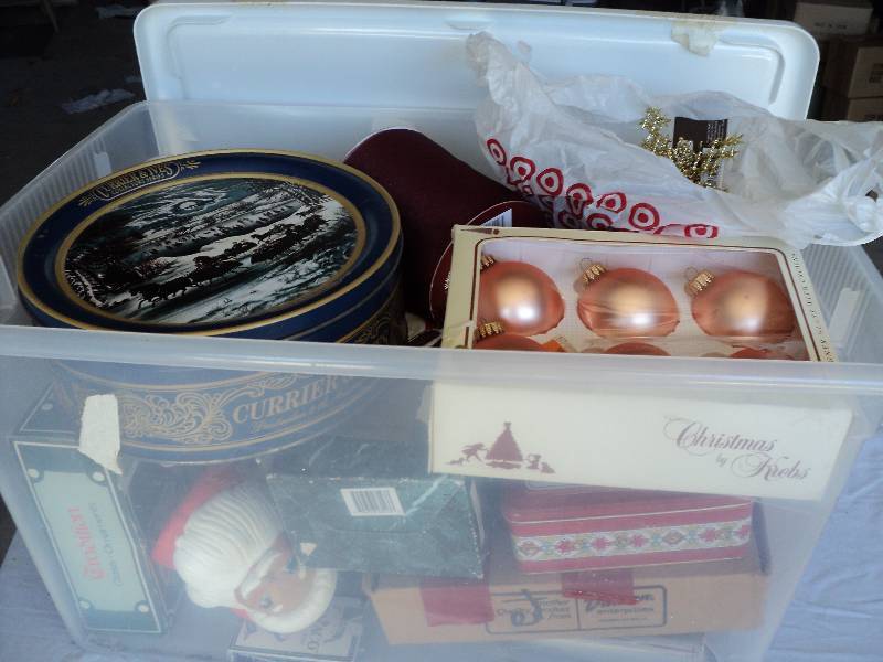 lot 88 image: tote full of christmas dcor...