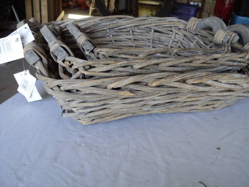 lot 97 image: set of 3 matching new baskets, larg...
