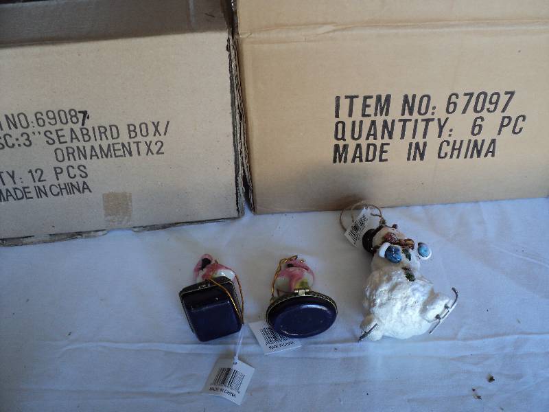lot 140 image: 24 new flamingo ring box ornaments ...