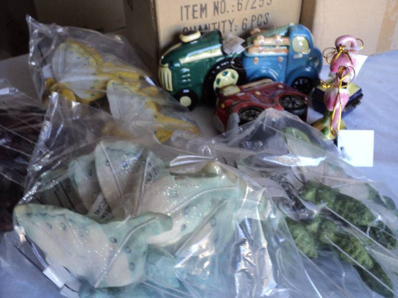 lot 154 image: 36 new butterfly picks, 6 trucks, a...
