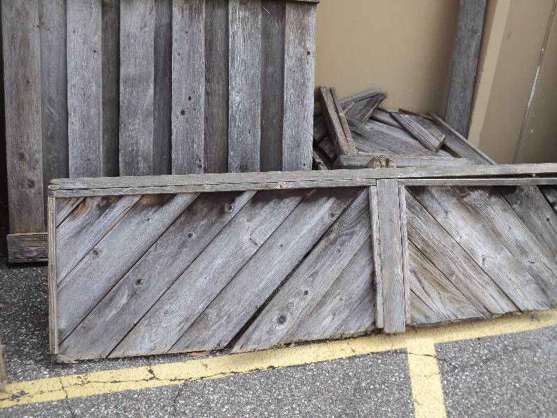 lot 162 image: wood for repurposing and 7 posts , ...