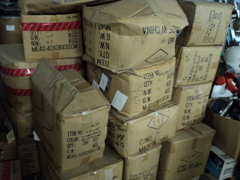 lot 165 image: pallet of cellphome cases and acces...