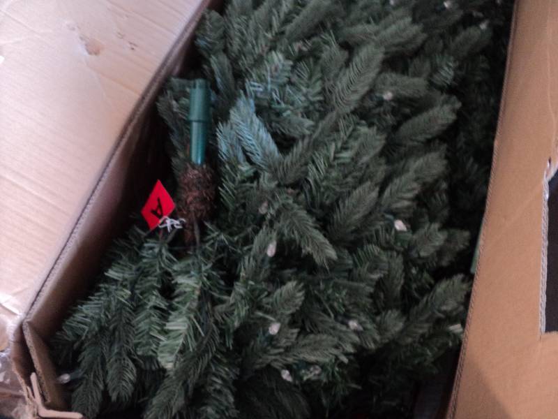 lot 169 image: 9 ft lighted christmas tree...