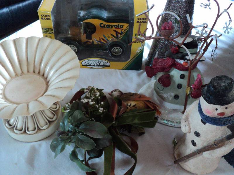 lot 196 image: good year crayola coin bank in box ...