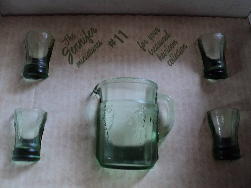 lot 208 image: Mosser Glass, Jennifer #11 ...