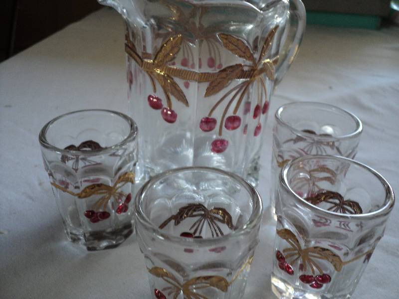 lot 213 image: Mosser Glass, cherry platter, pitch...