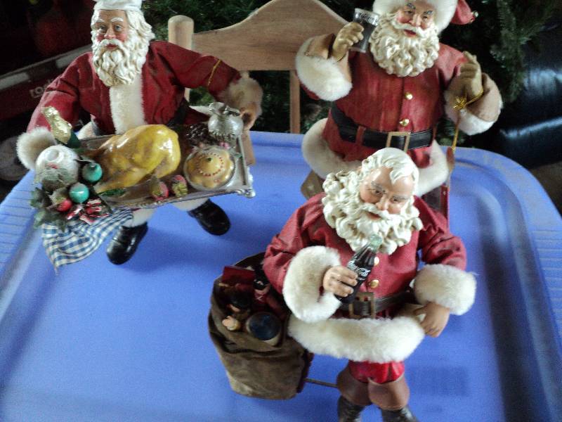 lot 216 image: 3 fabriche coca-cola figurines...