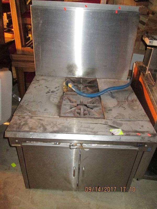 lot 34 image: US Range NSF commercial gas range, ...