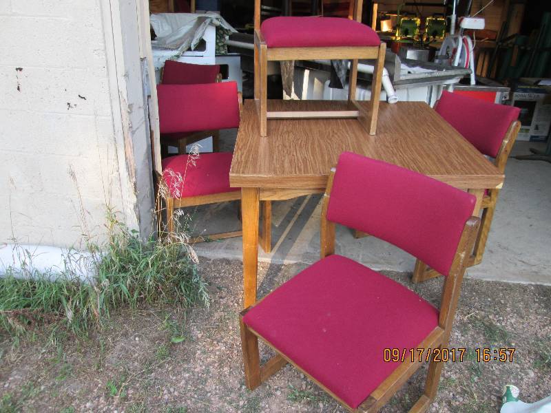 lot 65 image: 42 x 42 formica topped table with ...