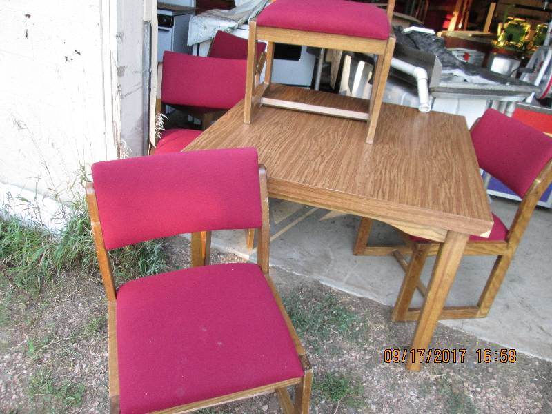lot 67 image: 42 x 42 formica topped table with ...