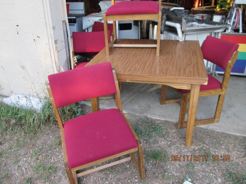 lot 68 image: 42 x 42 formica topped table with ...