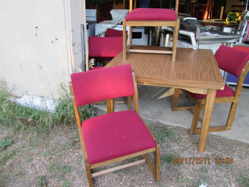 lot 70 image: 42 x 42 formica topped table with ...