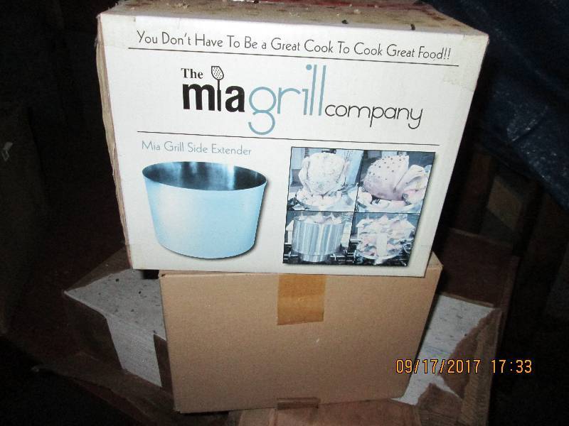 lot 83 image: Mia Grille vertical infusion cooker...