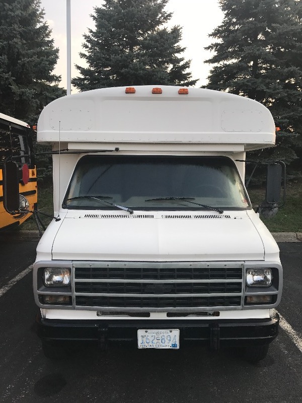 lot 813 image: CHEVY DIESEL BUS  VAN