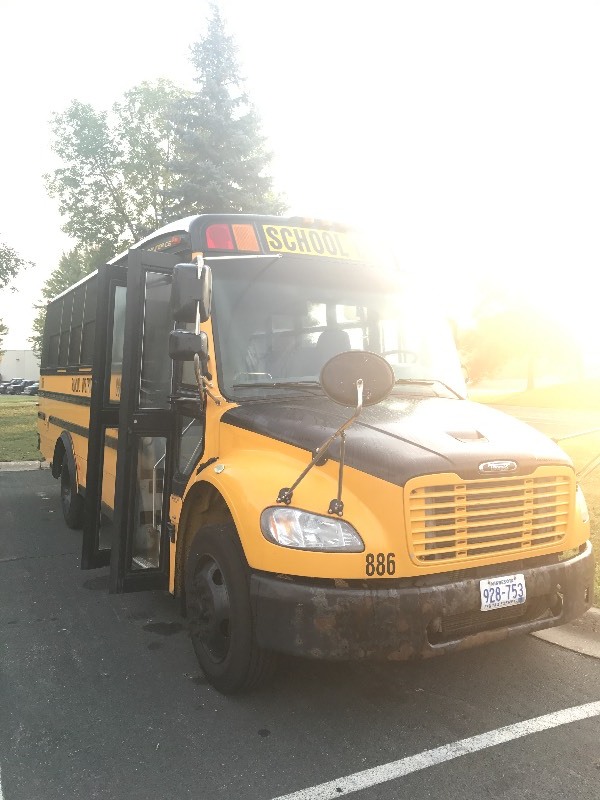 lot 886 image: FREIGHTLINER THOMAS C2 BUS