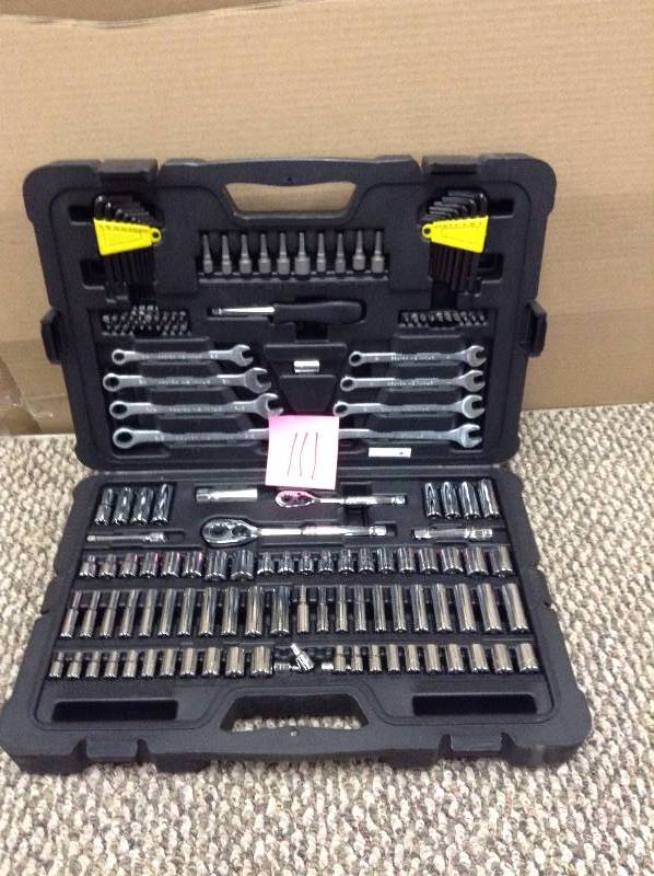 lot 111 image: Stanley Tools - 145 pc 14 in 38 in Drive Mechanics Tool Set - STMT71653 not used