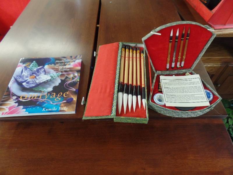 lot 607 image: CHINESE CALLIGRAPHY AND WRITING SETS