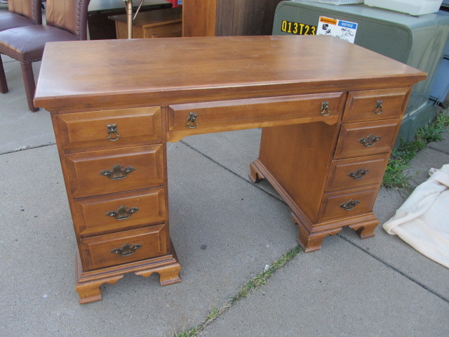 lot 12 image: Vintage Dovetailed Wood Desk