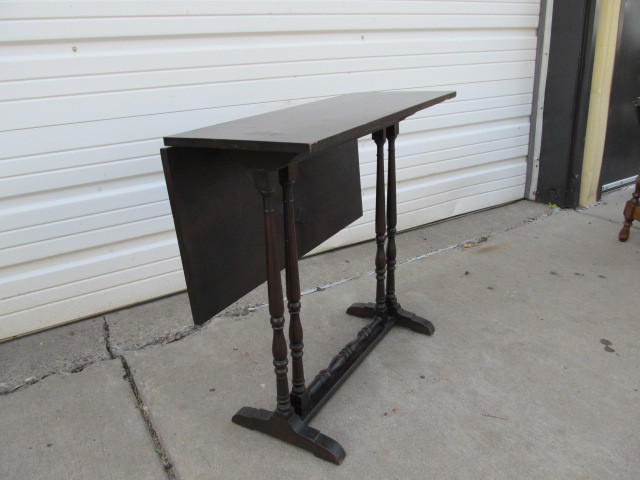 lot 36 image: Vintage Wooden Single Side Drop Leave Table.