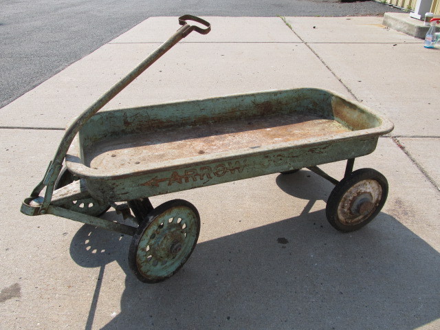 lot 48 image: Vintage Blue ARROW COASTER Metal Wagon