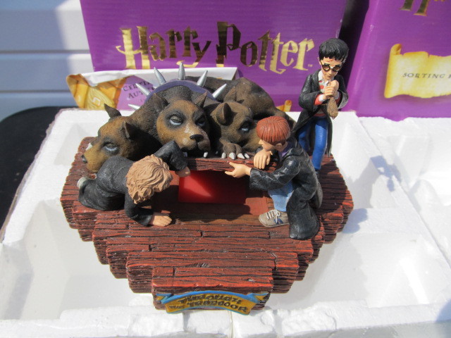 lot 53 image: Lot of HARRY POTTER Books & Collectibles