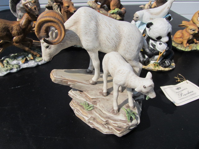 lot 37 image: Lot of Vintage HOMCO Porcelain Animal Figurines