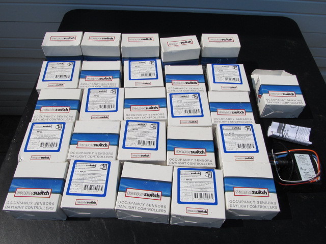 lot 75 image: Large Lot of NIB MP20 Sensor Switches