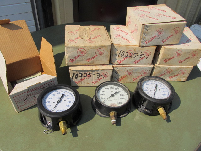 lot 88 image: Lot of NOS Vintage Gauges 