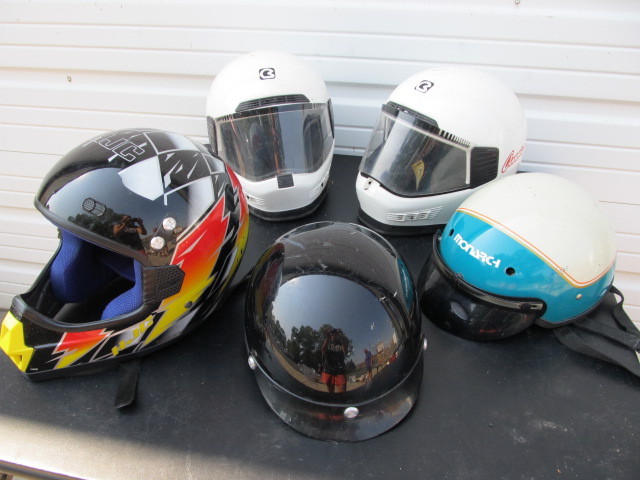 lot 90 image: Lot of Assorted Helmets