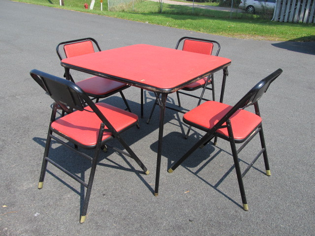 lot 94 image: Samsonite Folding Card Table & 4 Chairs