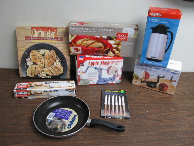 lot 118 image: Lot of BRAND NEW Kitchen Items