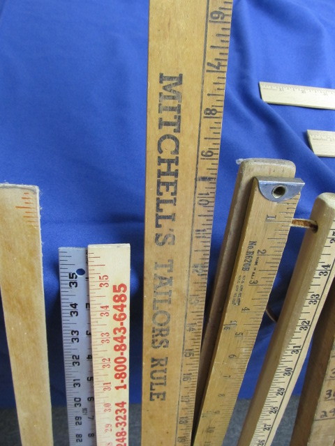 lot 121 image: Lot of Assorted Vintage etc Yardsticks