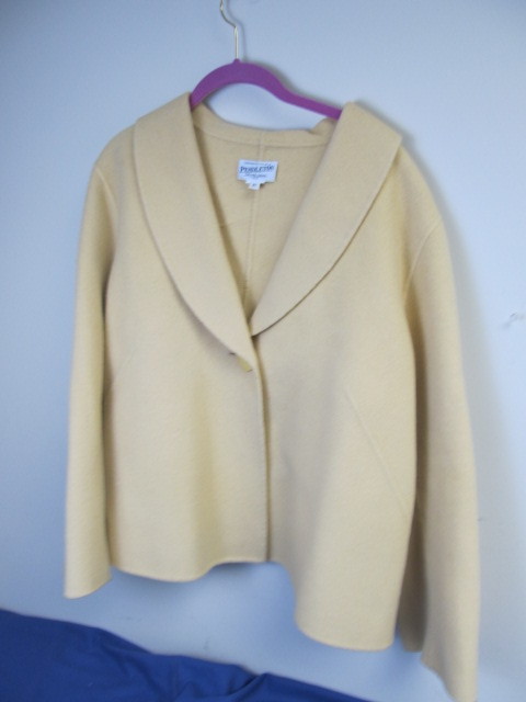 lot 132 image: Vintage PENDLETON Ladies Wool Jacket