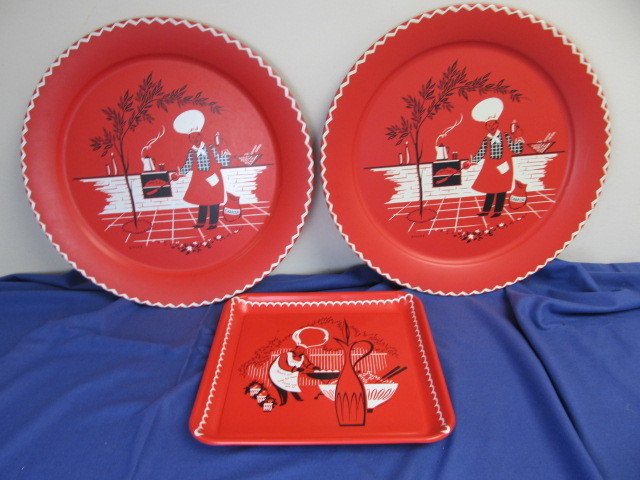 lot 143 image: Set of 3 LARGE Mid Century Metal Serving Trays