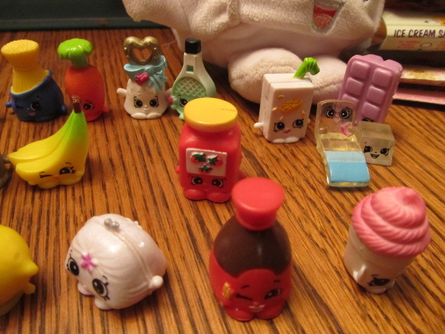 lot 150 image: Our Youngest Auctioneers Collection of SHOPKINS